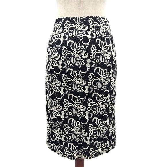 Talbots Floral‎ Lace Overlay Black & White Pencil Skirt Size 10 EUC - Picture 4 of 11